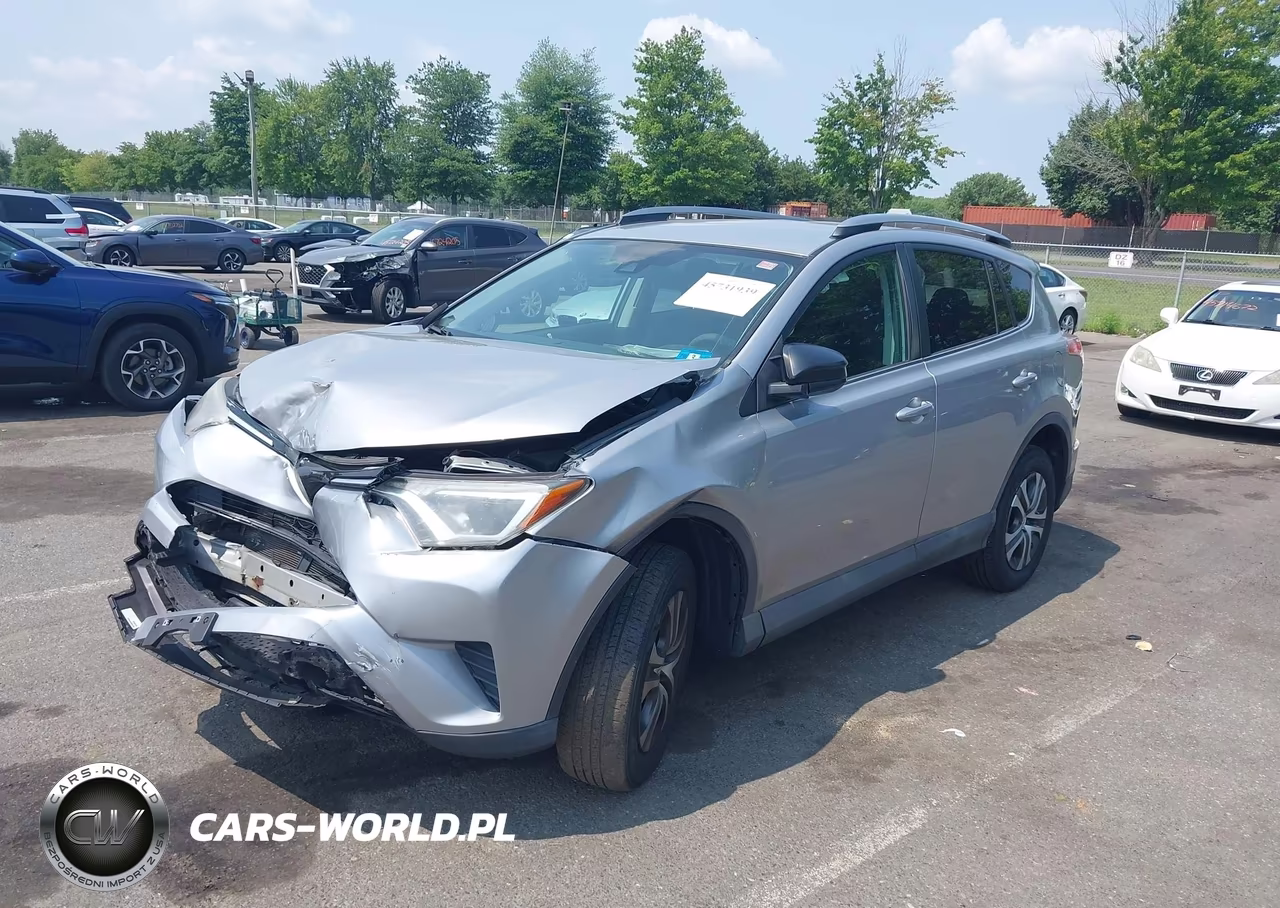 2018 Toyota Rav4 Le VIN:2T3BFREV2JW723961 - 2