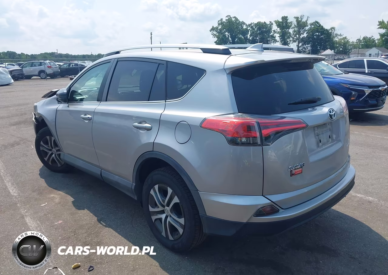 2018 Toyota Rav4 Le VIN:2T3BFREV2JW723961 - 3