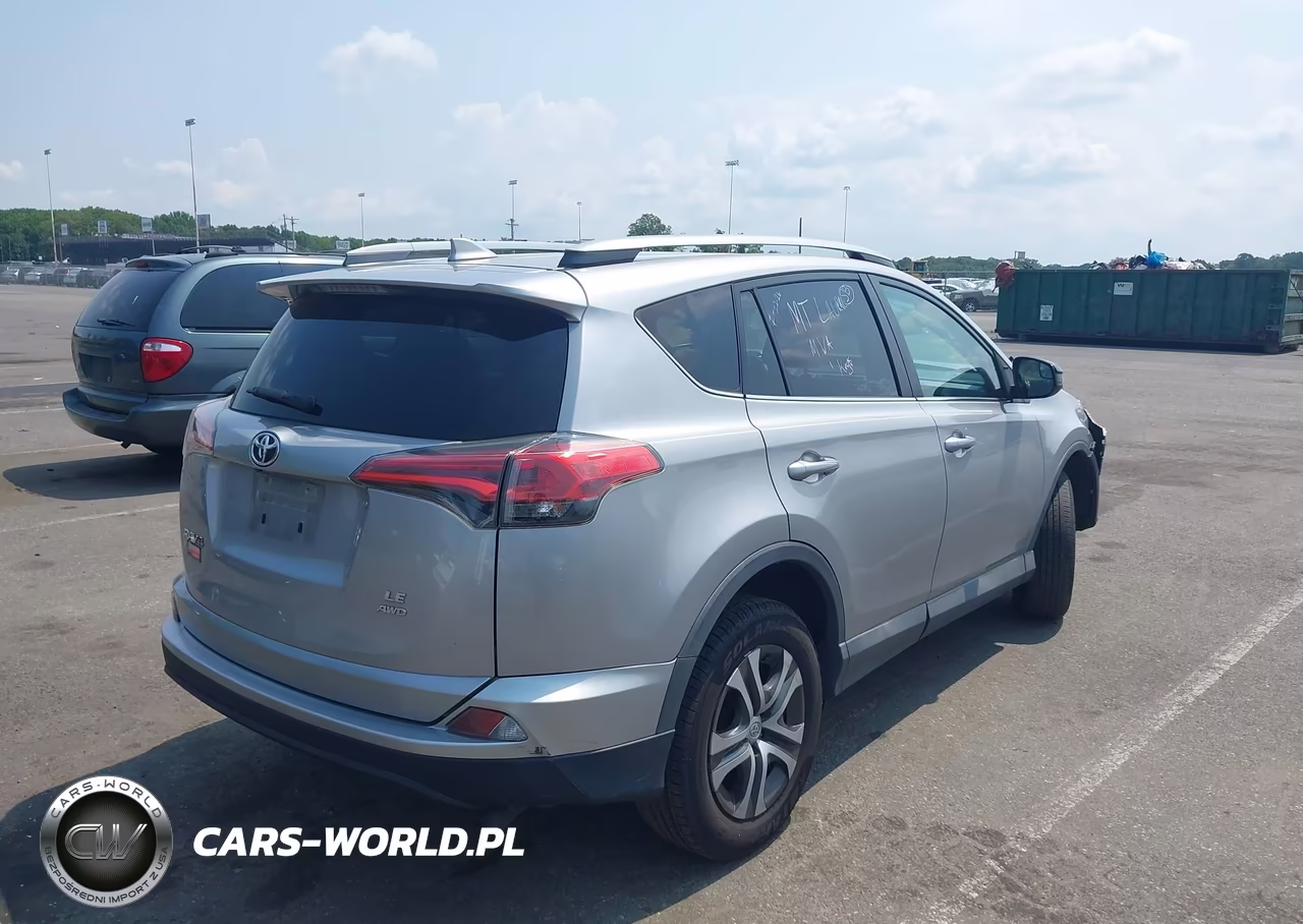 2018 Toyota Rav4 Le VIN:2T3BFREV2JW723961 - 4