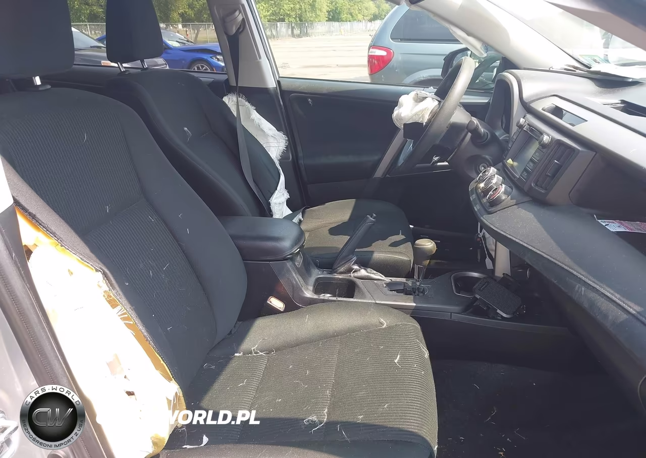 2018 Toyota Rav4 Le VIN:2T3BFREV2JW723961 - 5