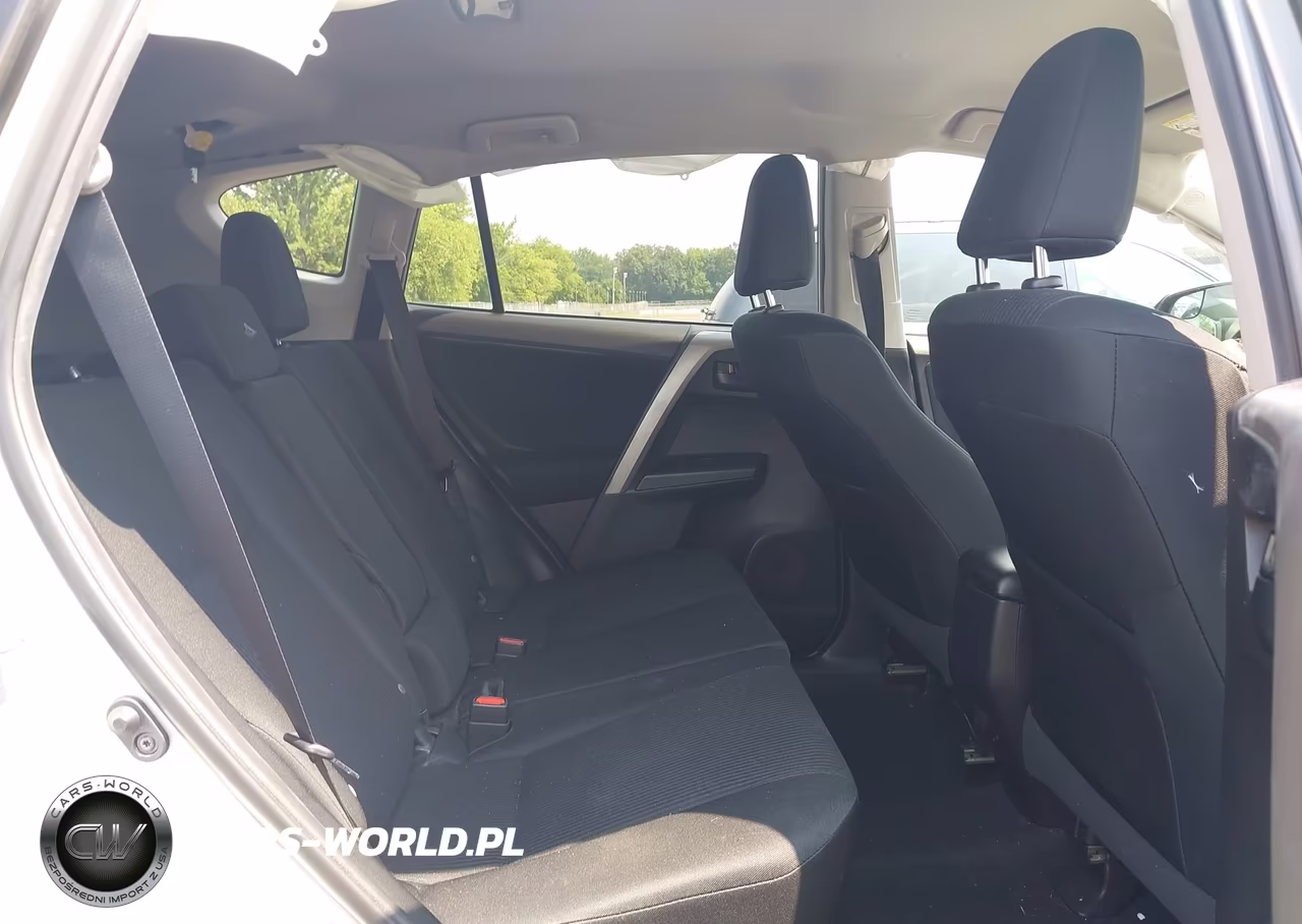 2018 Toyota Rav4 Le VIN:2T3BFREV2JW723961 - 8