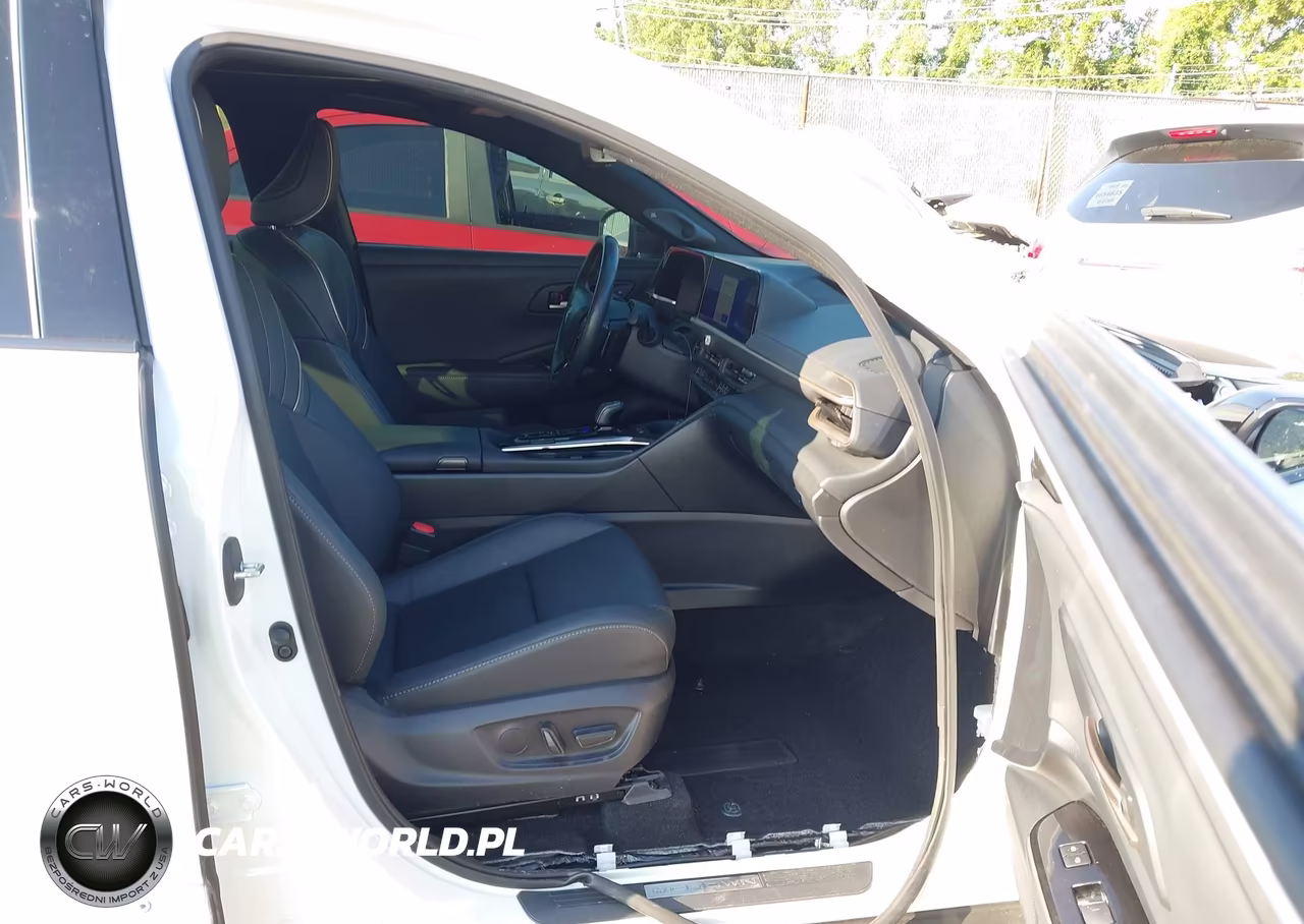 2024 Toyota Crown Platinum VIN:JTDAFAAF0R3006873 - 5