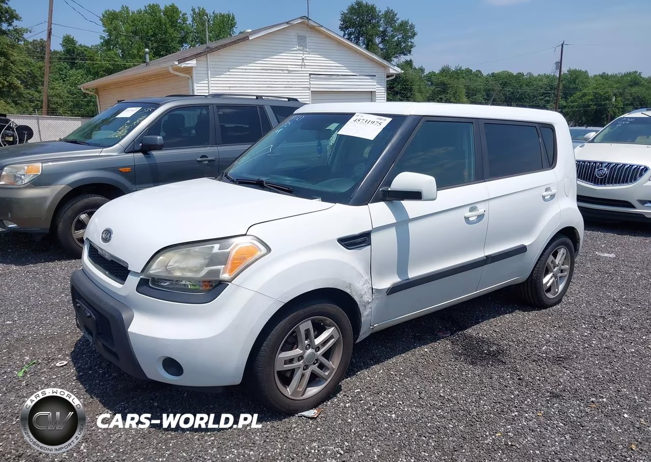 2011 Kia Soul + VIN:KNDJT2A28B7708661 - 2