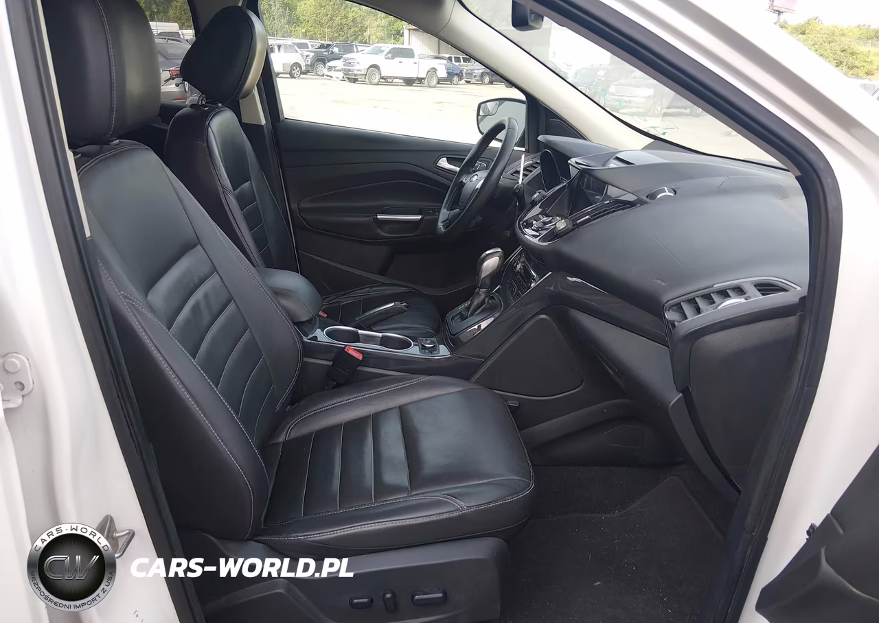 2016 Ford Escape Titanium VIN:1FMCU9J95GUC88907 - 5