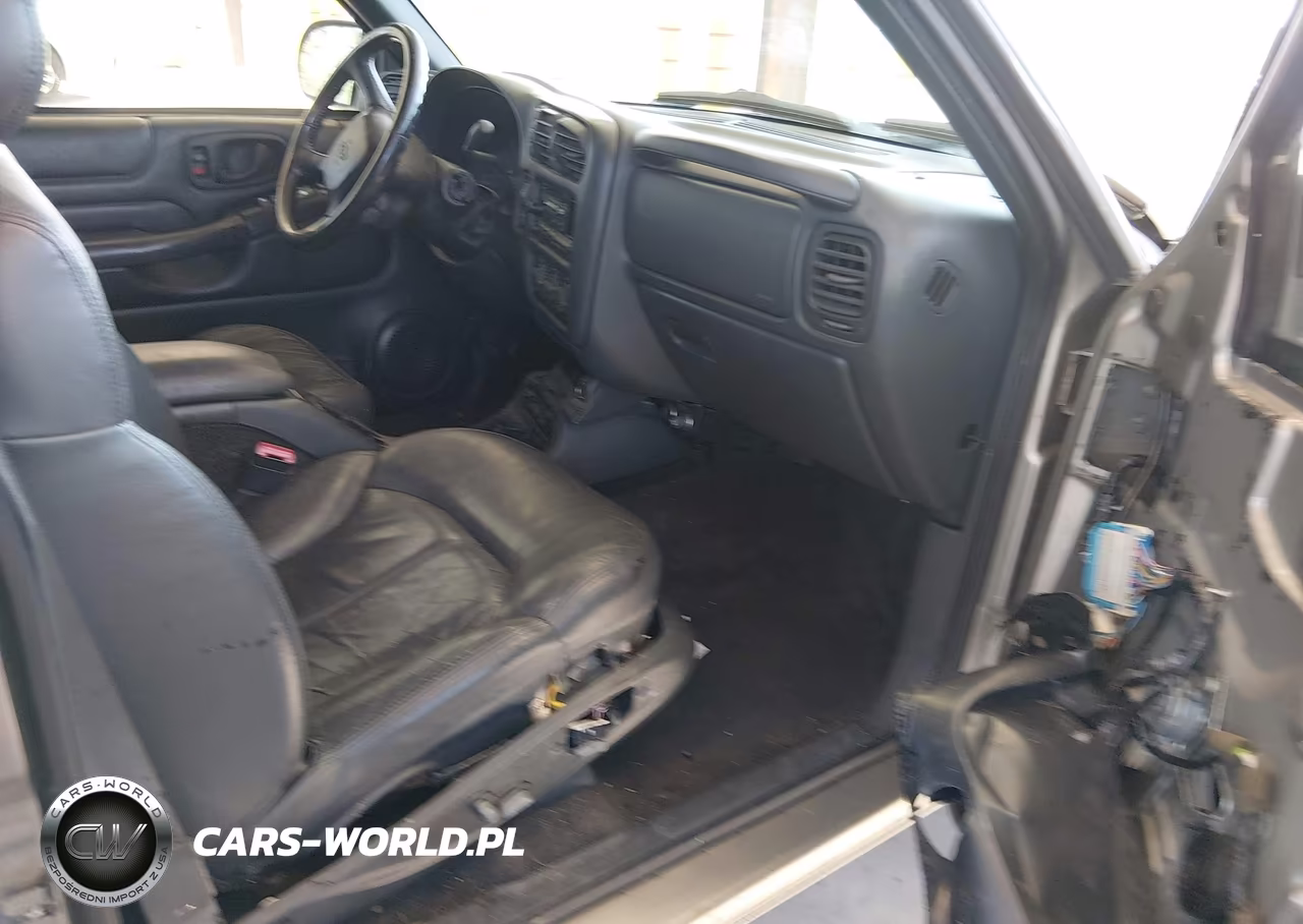 1999 Chevrolet Blazer Lt VIN:1GNDT13W0X2235762 - 5