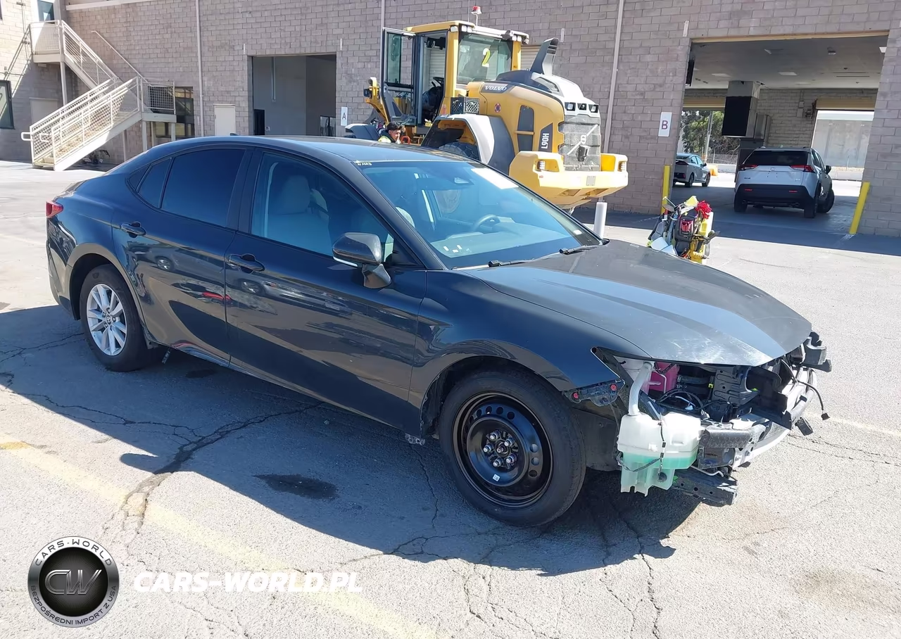 2025 Toyota Camry Le – zdjęcie 1 z 17