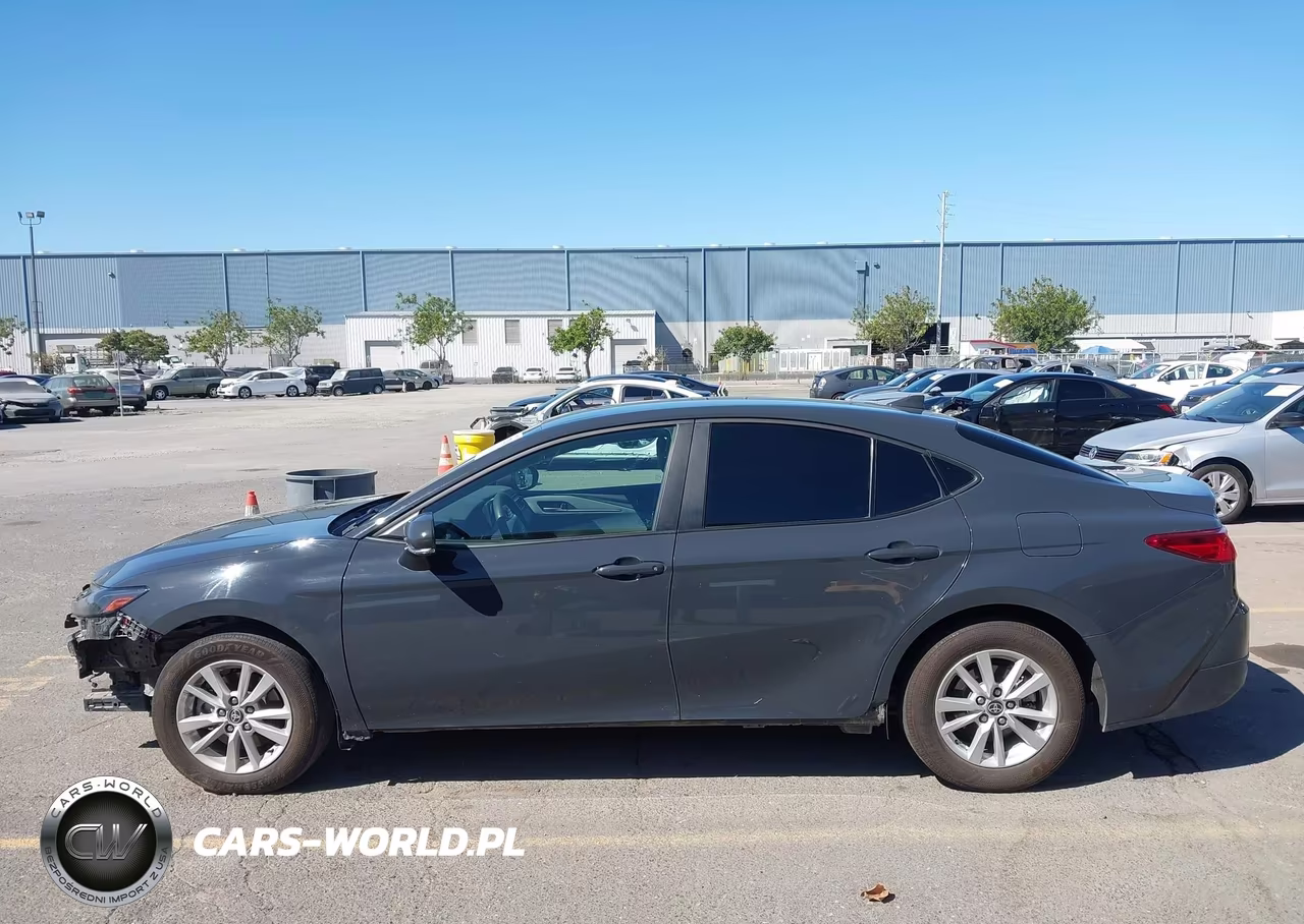 2025 Toyota Camry Le VIN:4T1DAACK9SU623061 - 15