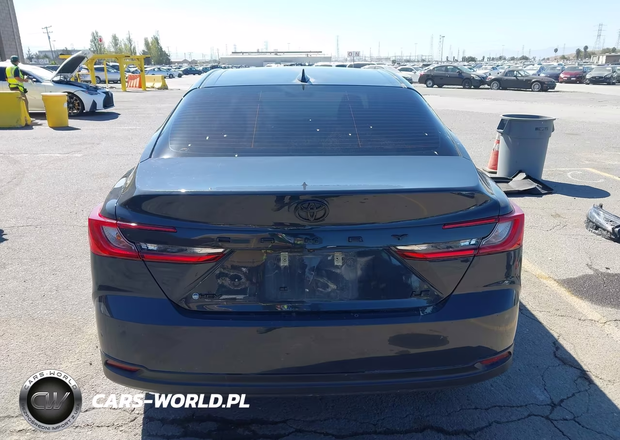 2025 Toyota Camry Le VIN:4T1DAACK9SU623061 - 17
