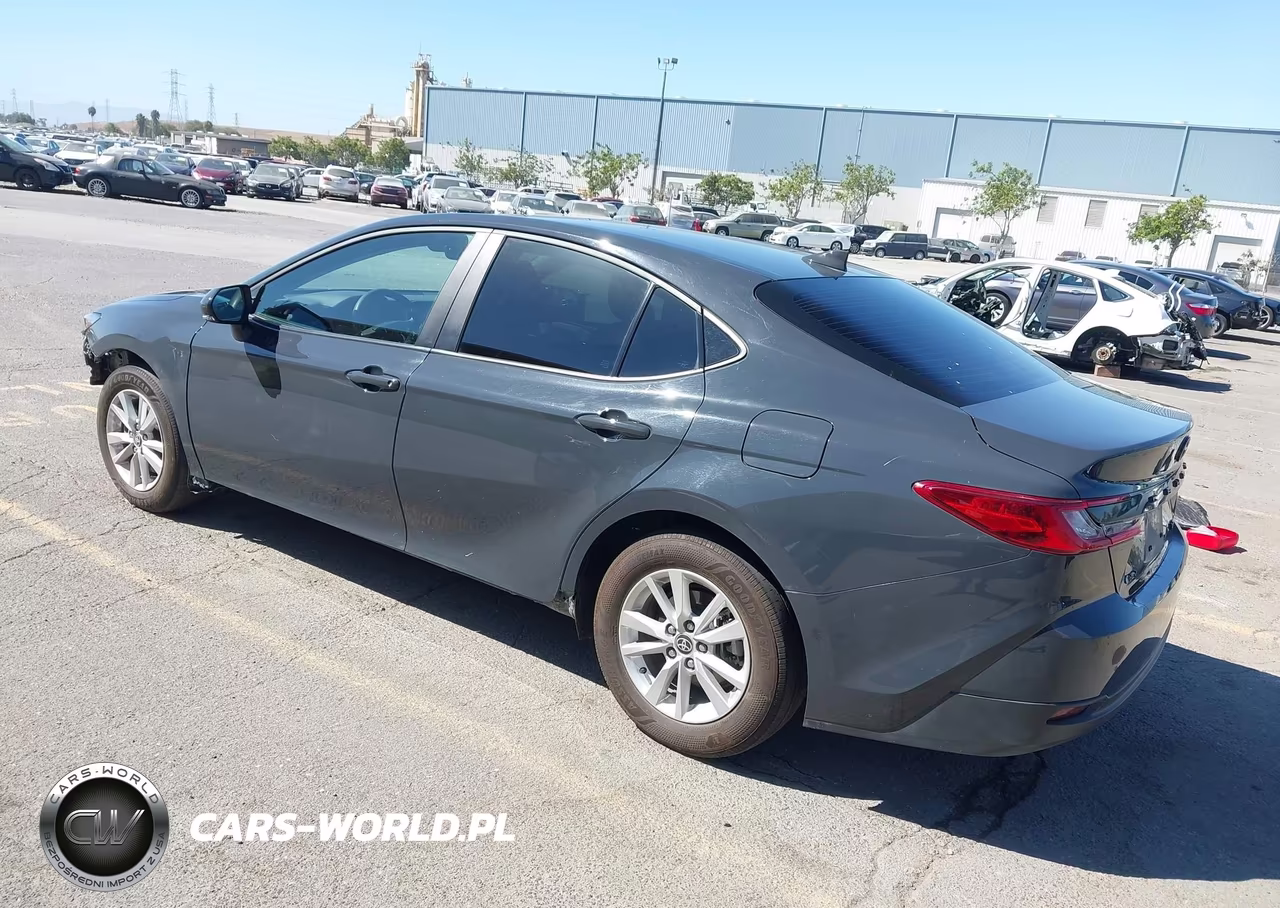 2025 Toyota Camry Le VIN:4T1DAACK9SU623061 - 3