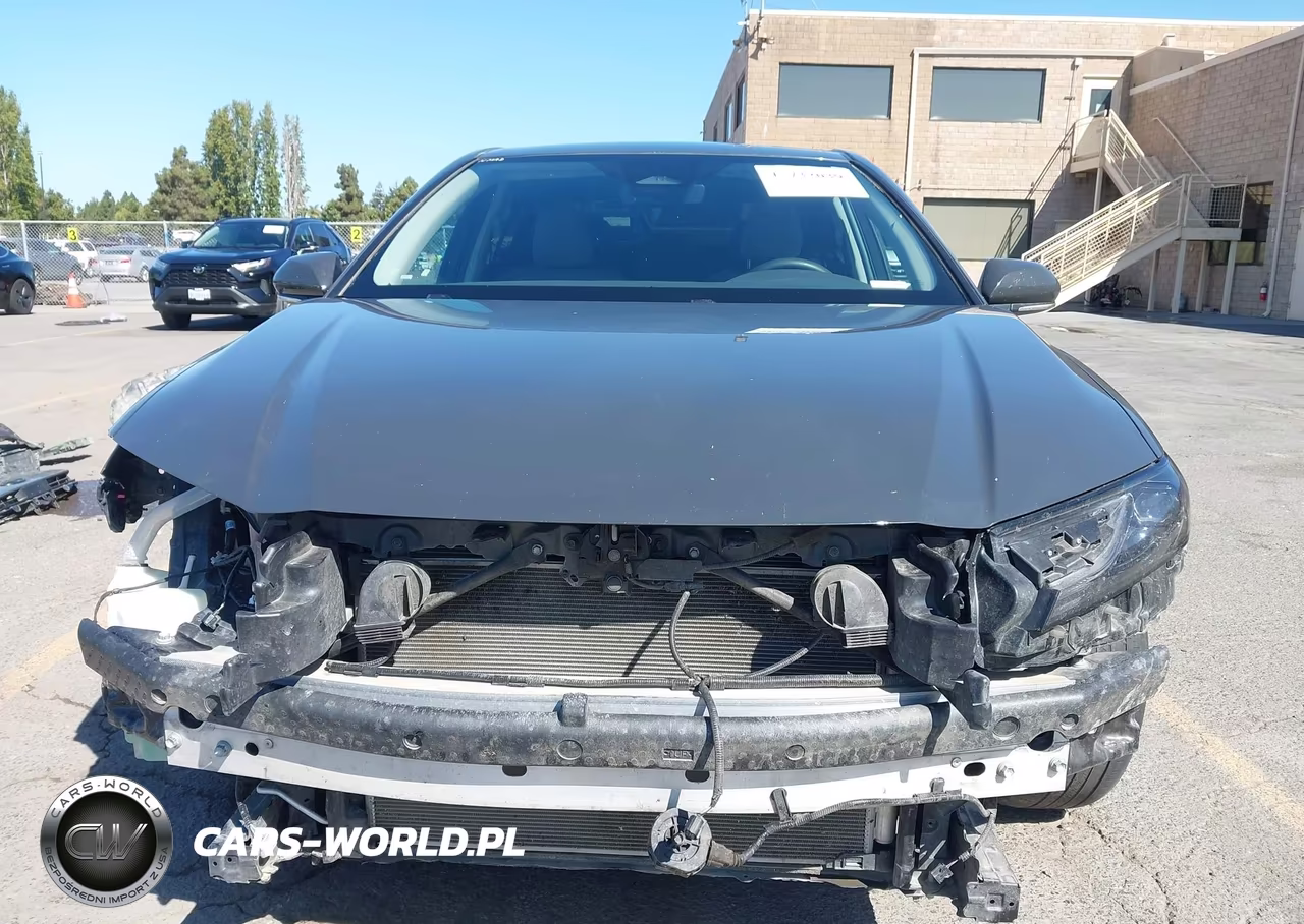 2025 Toyota Camry Le VIN:4T1DAACK9SU623061 - 6