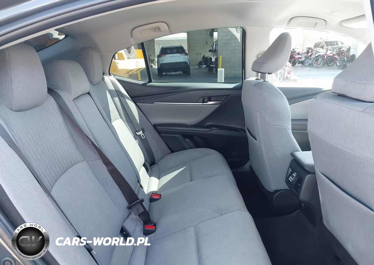 2025 Toyota Camry Le VIN:4T1DAACK9SU623061 - 8
