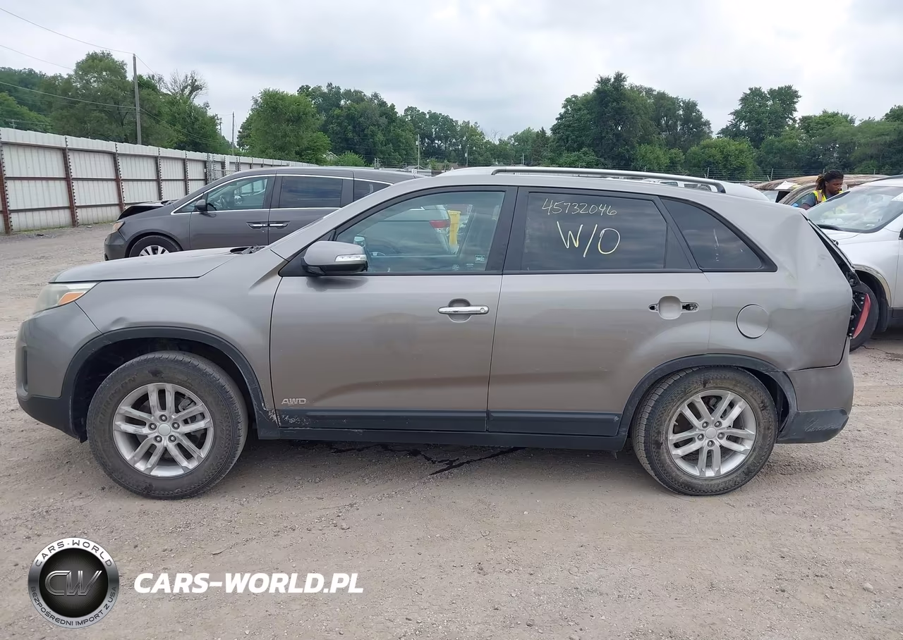 2015 Kia Sorento Lx VIN:5XYKTCA64FG585950 - 14
