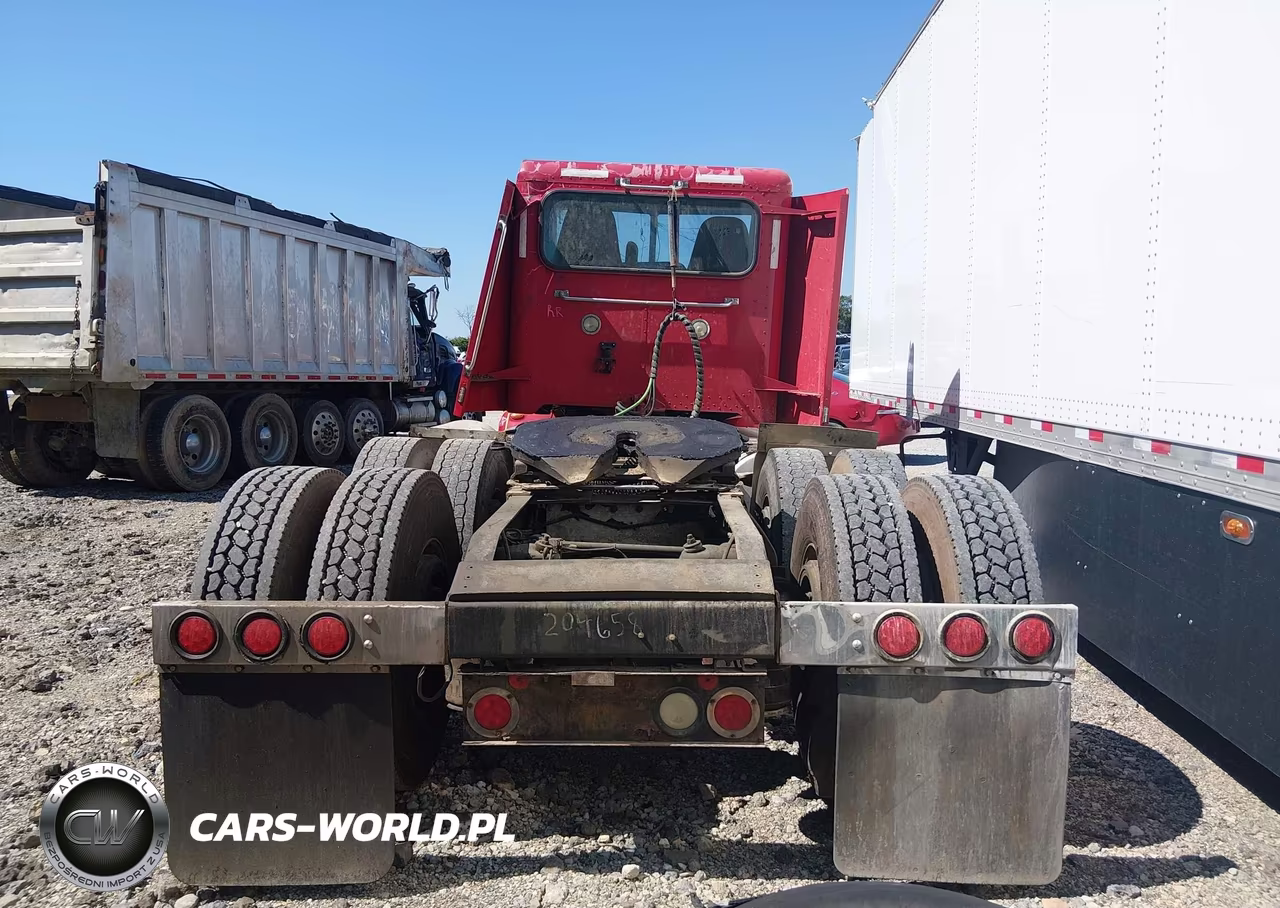 2013 Peterbilt 386 VIN:1XPHDP9X3DD204658 - 8