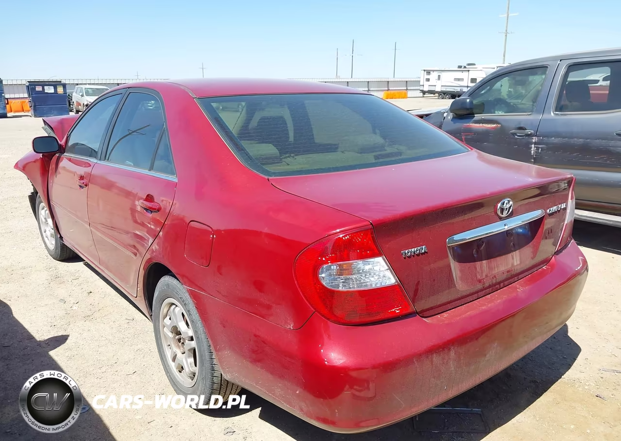 2004 Toyota Camry Le VIN:JTDBE32K340272588 - 3