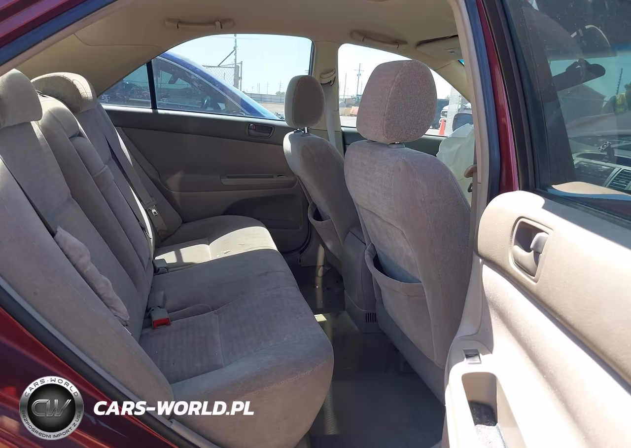 2004 Toyota Camry Le VIN:JTDBE32K340272588 - 8