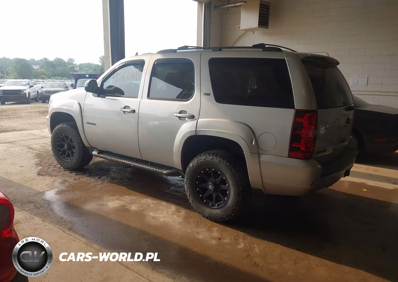2011 Chevrolet Tahoe Lt VIN:1GNSKBE02BR136272 - 3