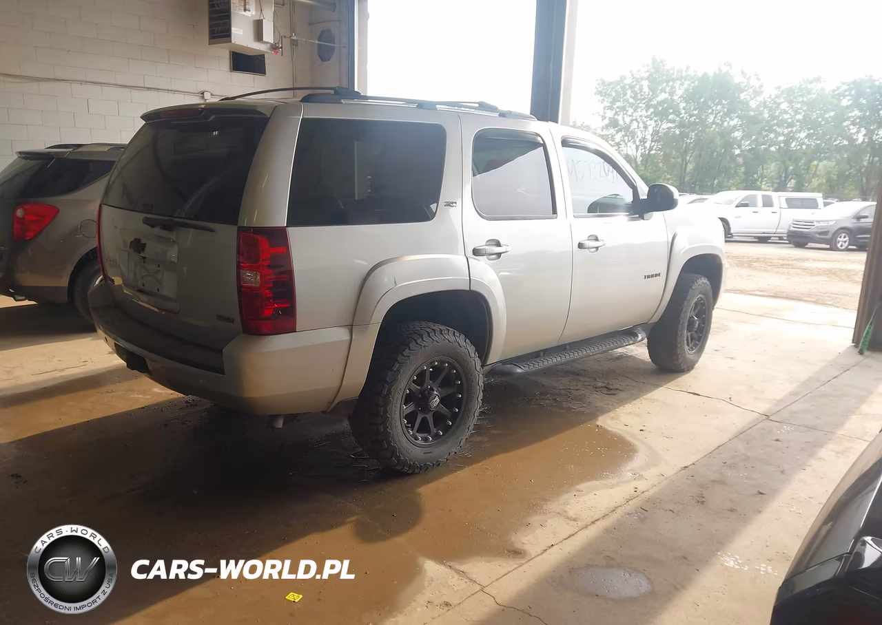 2011 Chevrolet Tahoe Lt VIN:1GNSKBE02BR136272 - 4