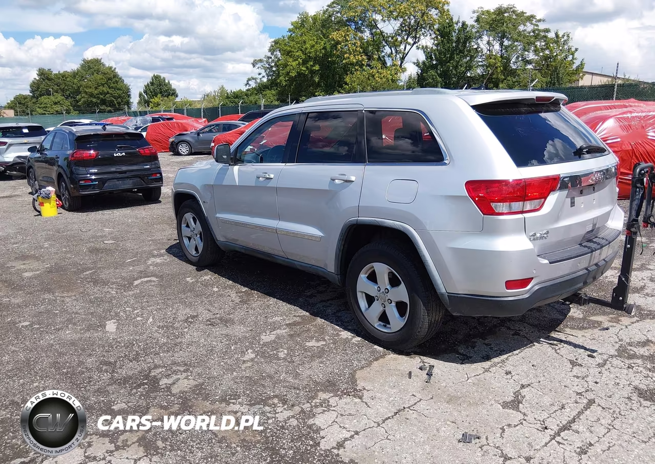 2012 Jeep Grand Cherokee Laredo VIN:1C4RJFAG7CC156932 - 3