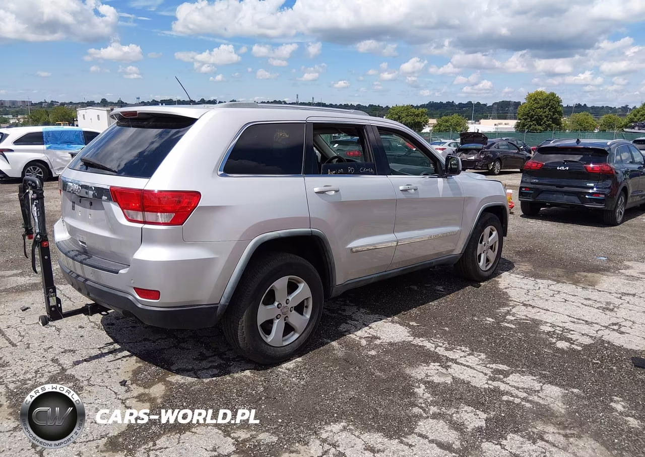 2012 Jeep Grand Cherokee Laredo VIN:1C4RJFAG7CC156932 - 4