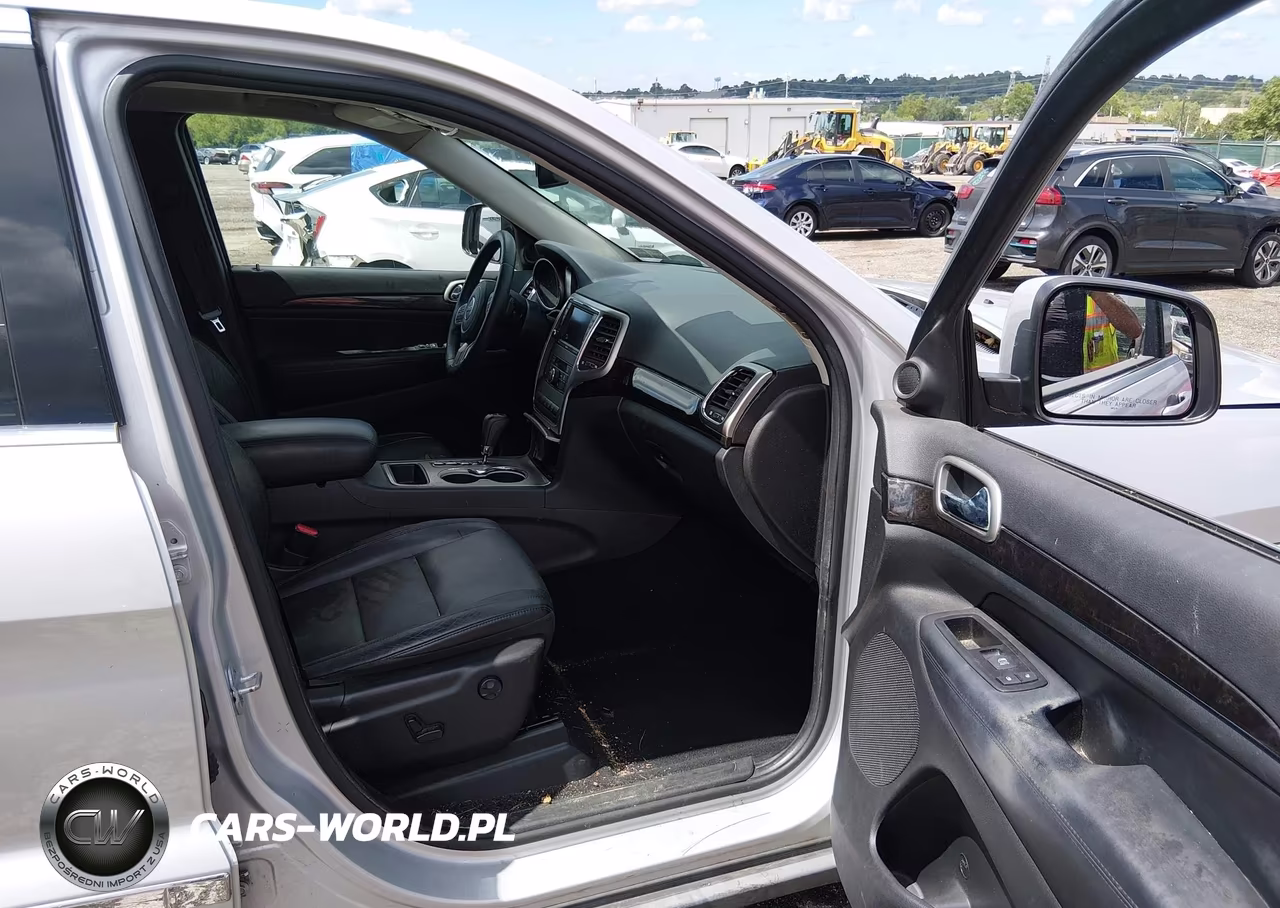 2012 Jeep Grand Cherokee Laredo VIN:1C4RJFAG7CC156932 - 5