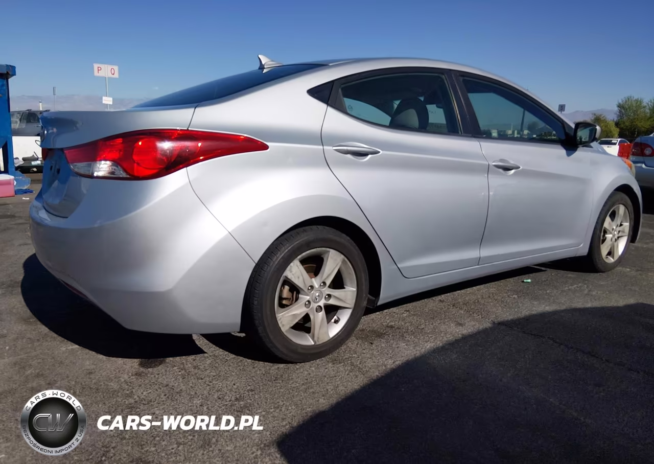 2011 Hyundai Elantra Gls VIN:5NPDH4AE2BH047855 - 4
