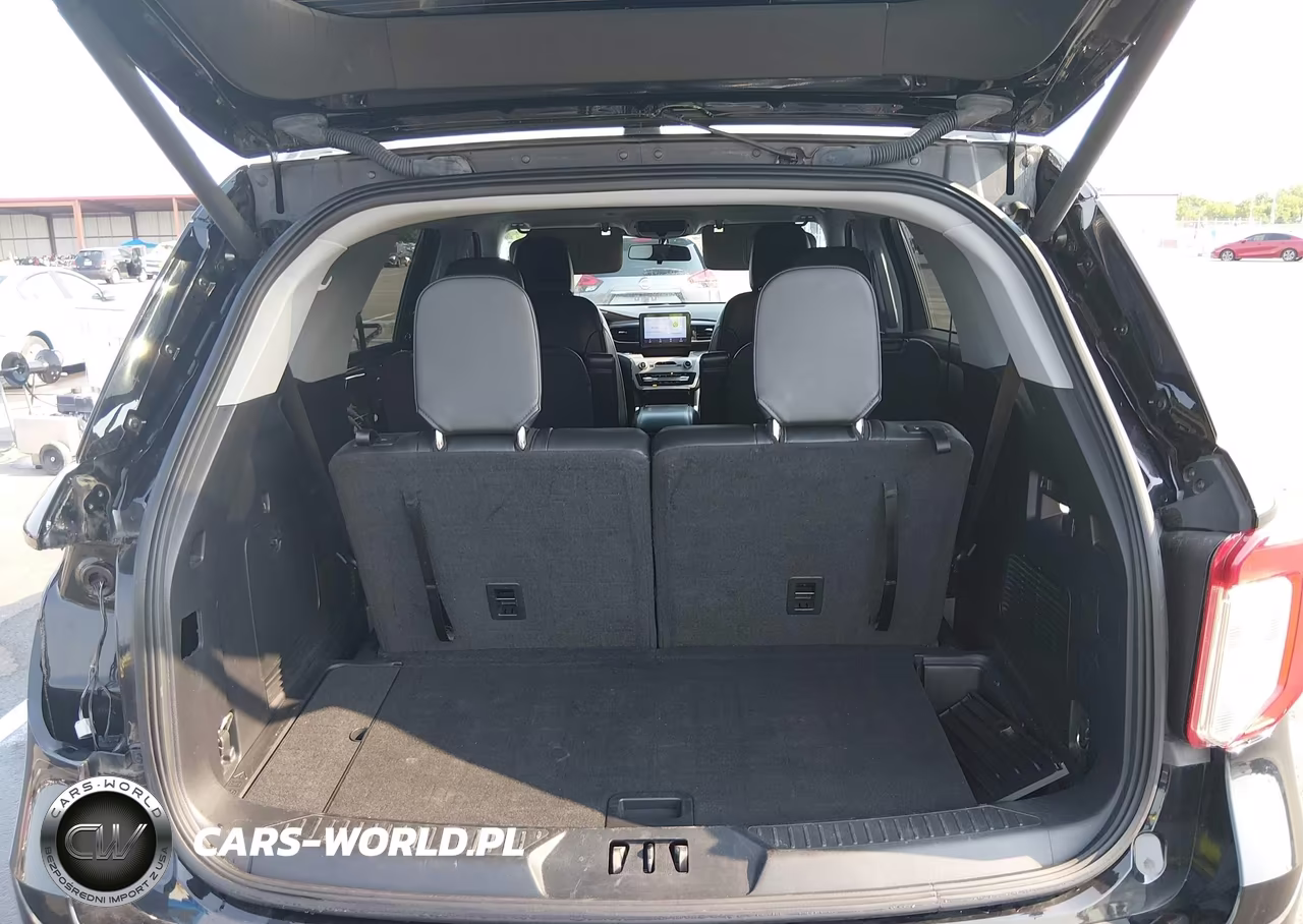 2021 Ford Explorer Xlt VIN:1FMSK8DH6MGC24044 - 18