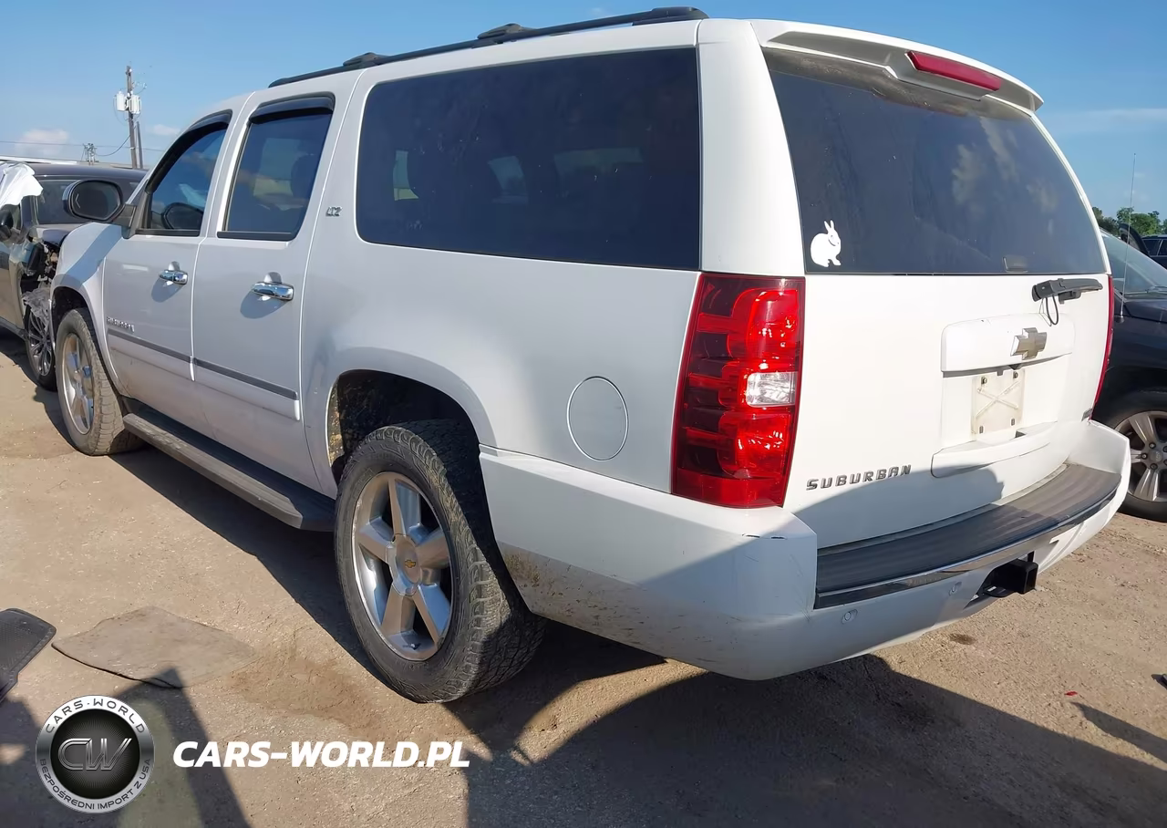 2011 Chevrolet Suburban Ltz VIN:1GNSKKE38BR358891 - 3