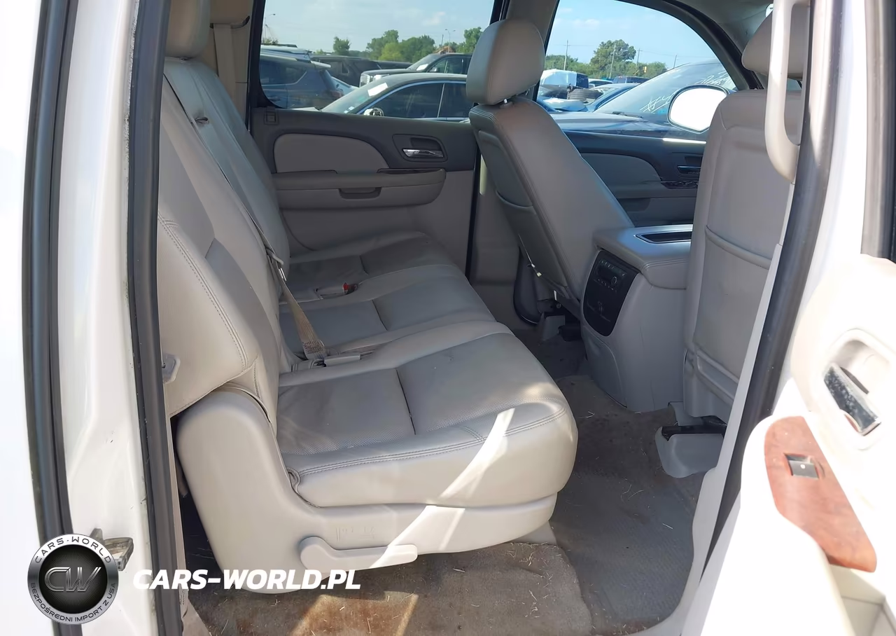 2011 Chevrolet Suburban Ltz VIN:1GNSKKE38BR358891 - 8