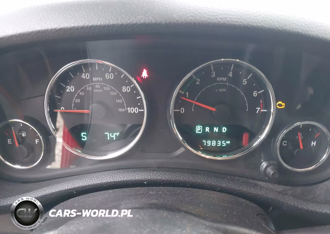 2017 Jeep Wrangler Unlimited Sahara VIN:1C4HJWEG5HL660926 - 7