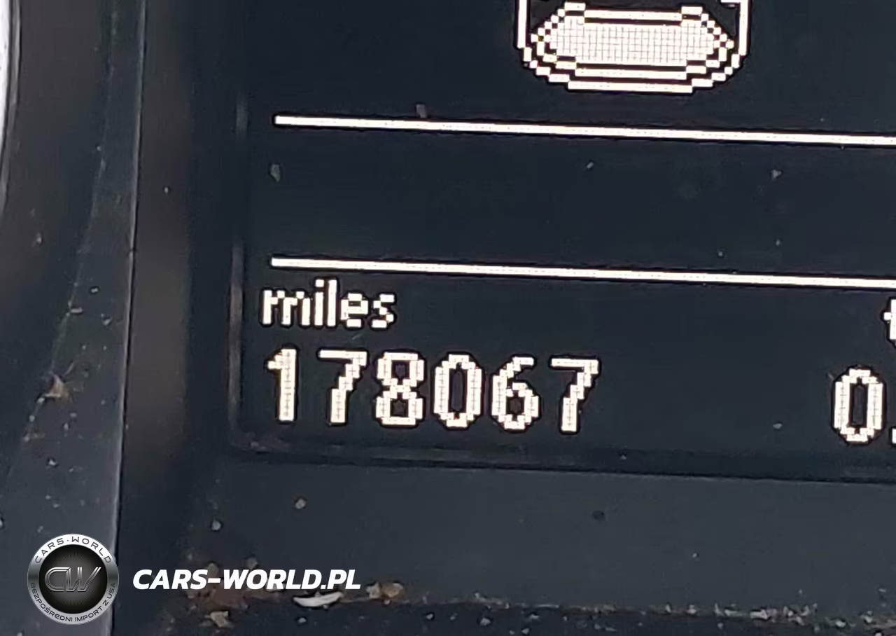 2012 Volkswagen Golf 2.5L 4-Door VIN:WVWDB7AJ3CW122655 - 16