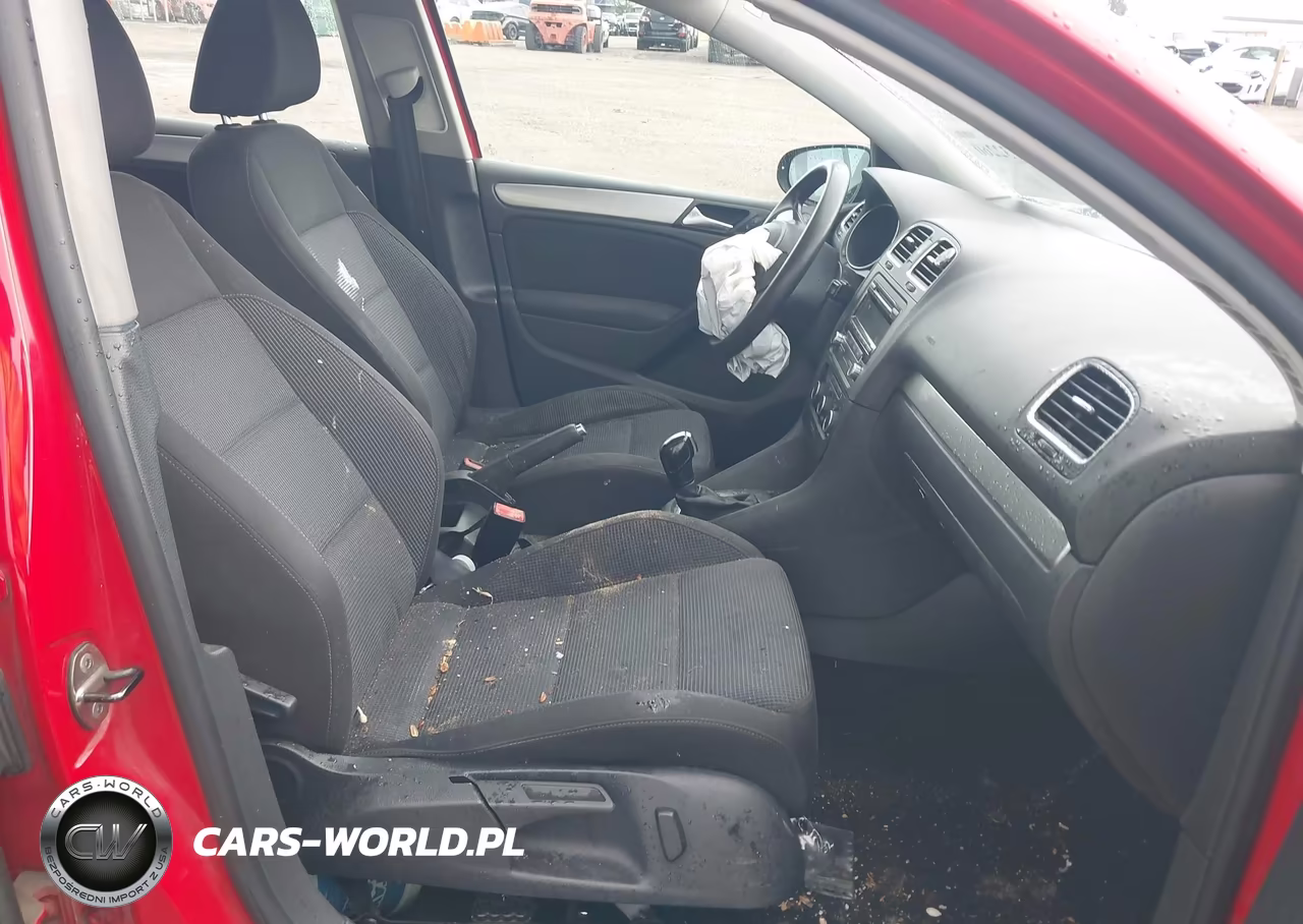 2012 Volkswagen Golf 2.5L 4-Door VIN:WVWDB7AJ3CW122655 - 5