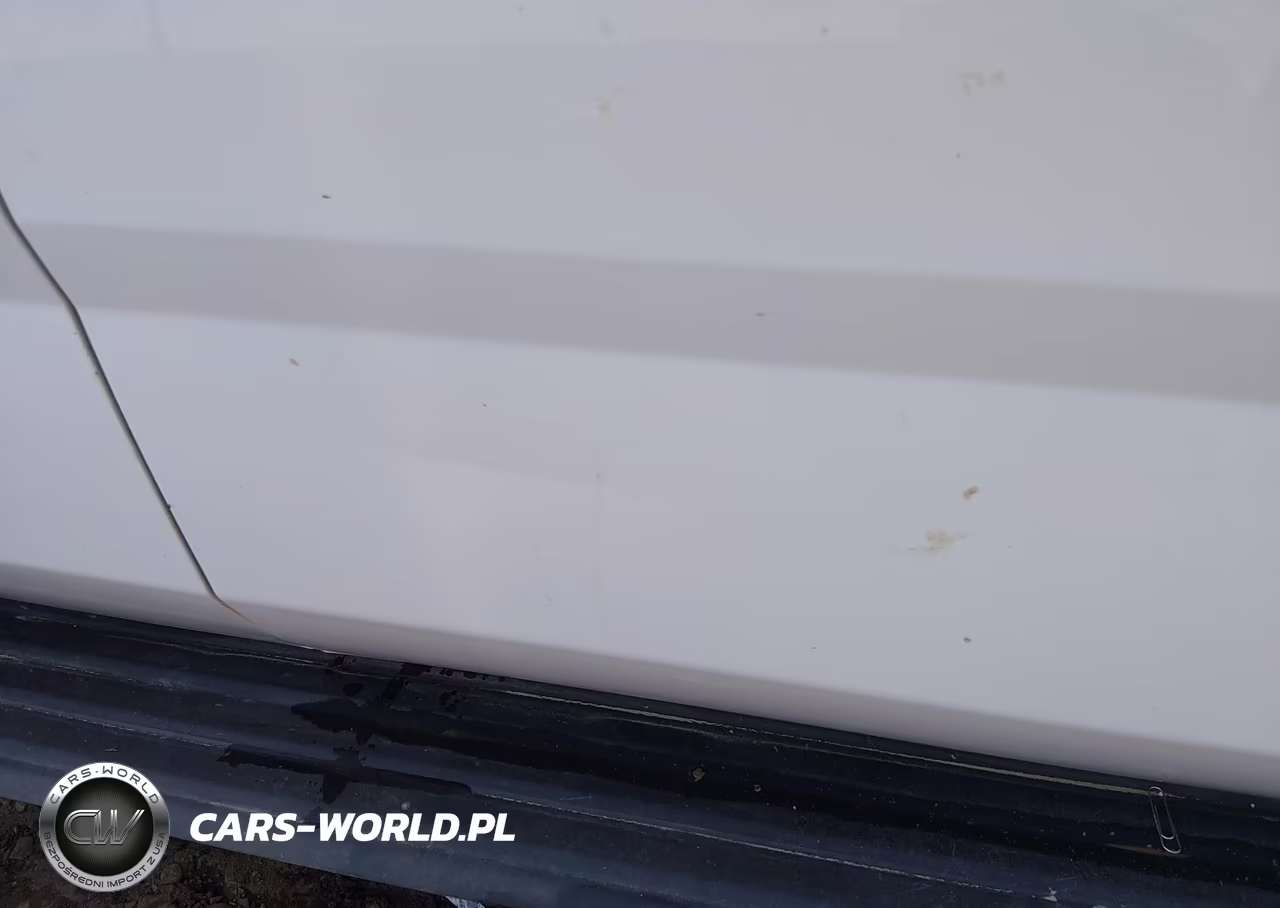 2018 Chevrolet Suburban Lt VIN:1GNSKHKC9JR173139 - 13