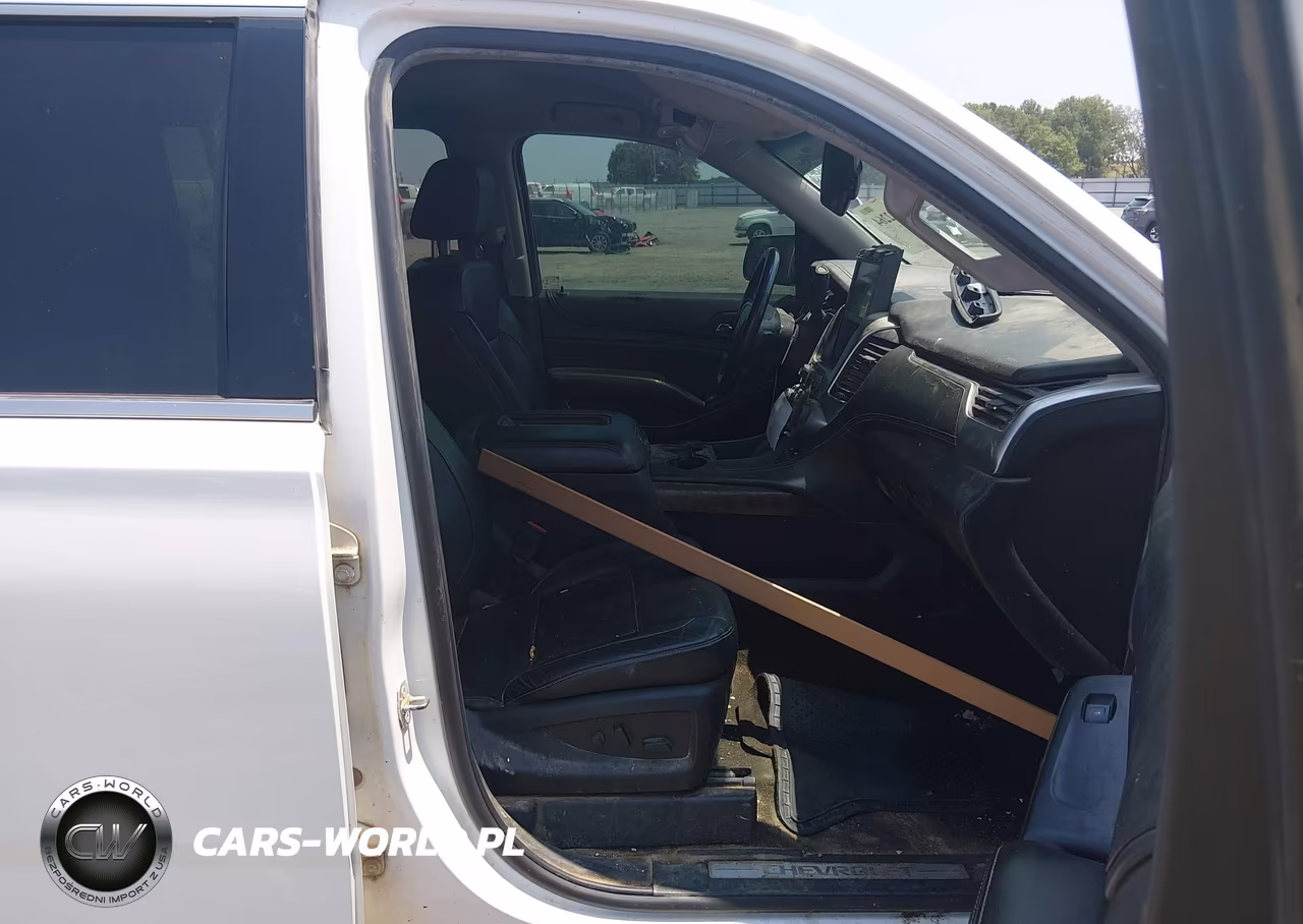 2018 Chevrolet Suburban Lt VIN:1GNSKHKC9JR173139 - 5