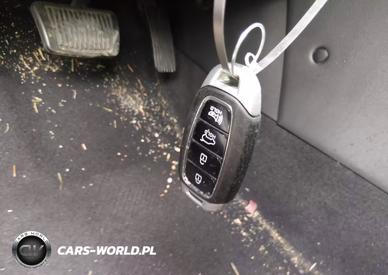 2020 Hyundai Kona Ultimate VIN:KM8K5CA57LU496302 - 11