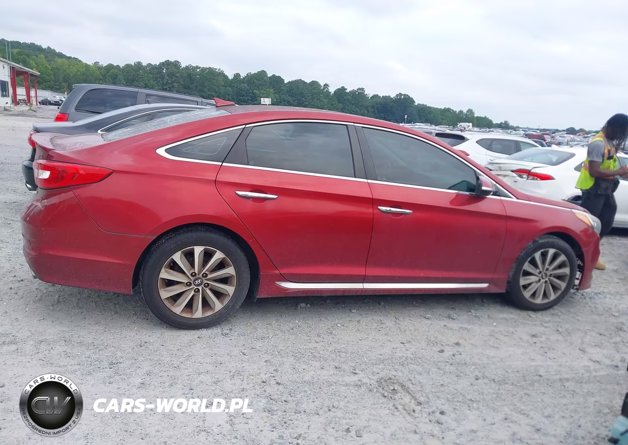 2015 Hyundai Sonata Sport VIN:5NPE34AF1FH096885 - 13