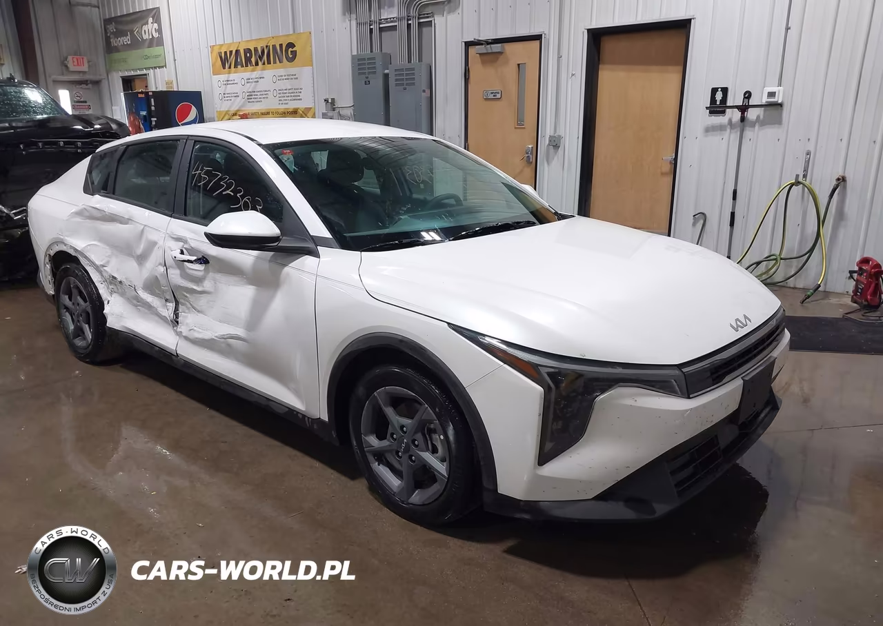 2025 Kia K4 Lxs VIN:3KPFT4DE5SE181346 - 1