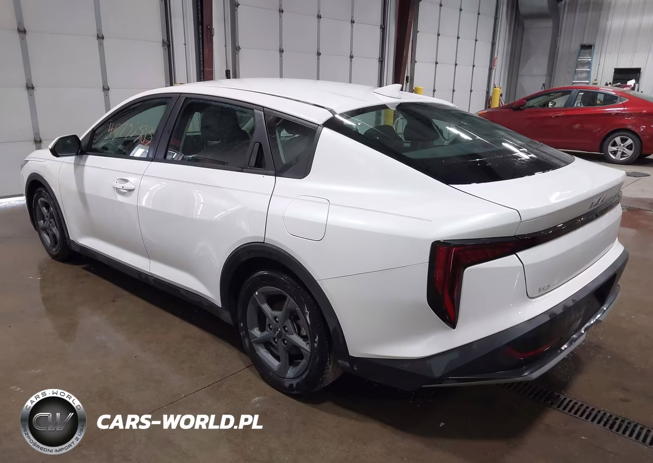 2025 Kia K4 Lxs VIN:3KPFT4DE5SE181346 - 3