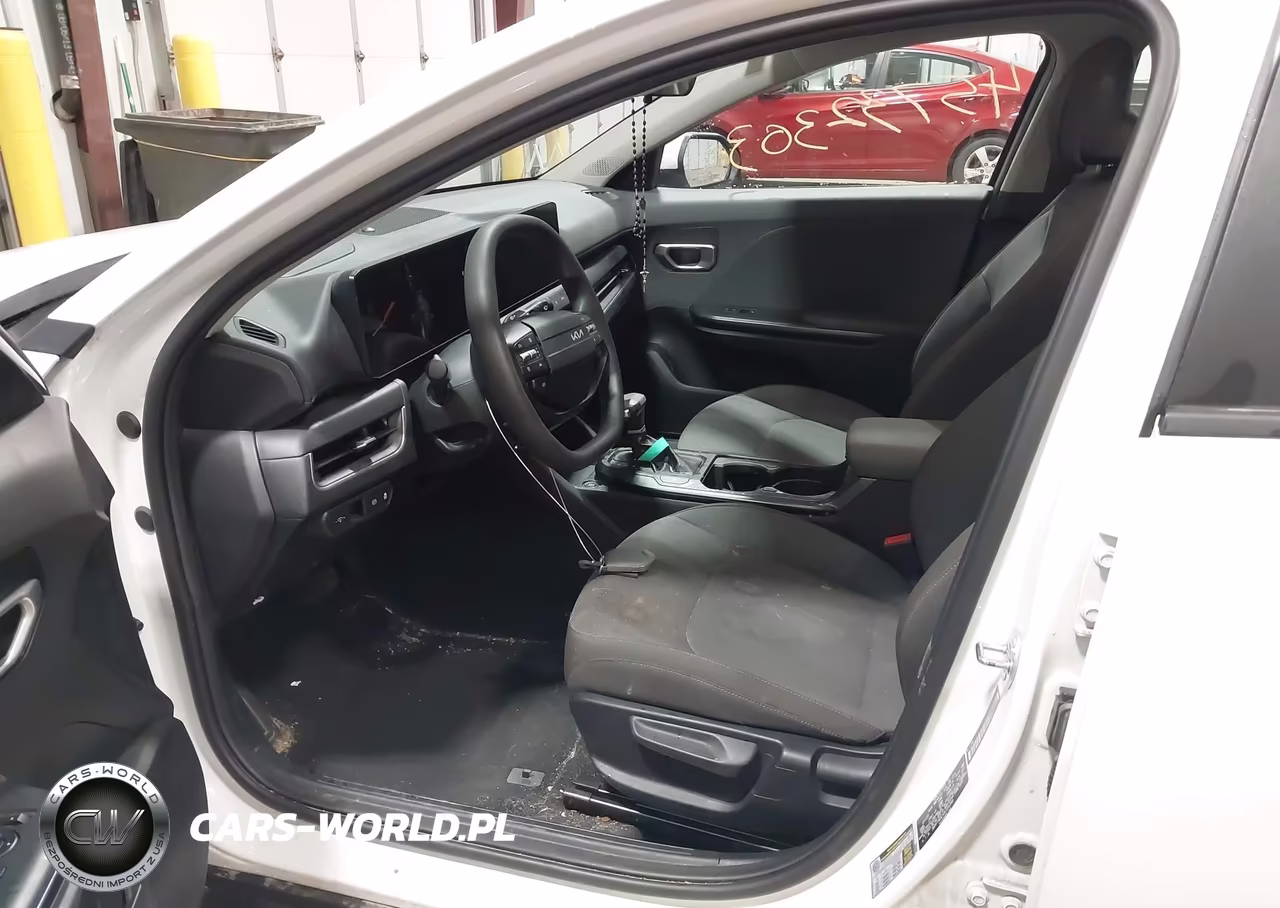 2025 Kia K4 Lxs VIN:3KPFT4DE5SE181346 - 5