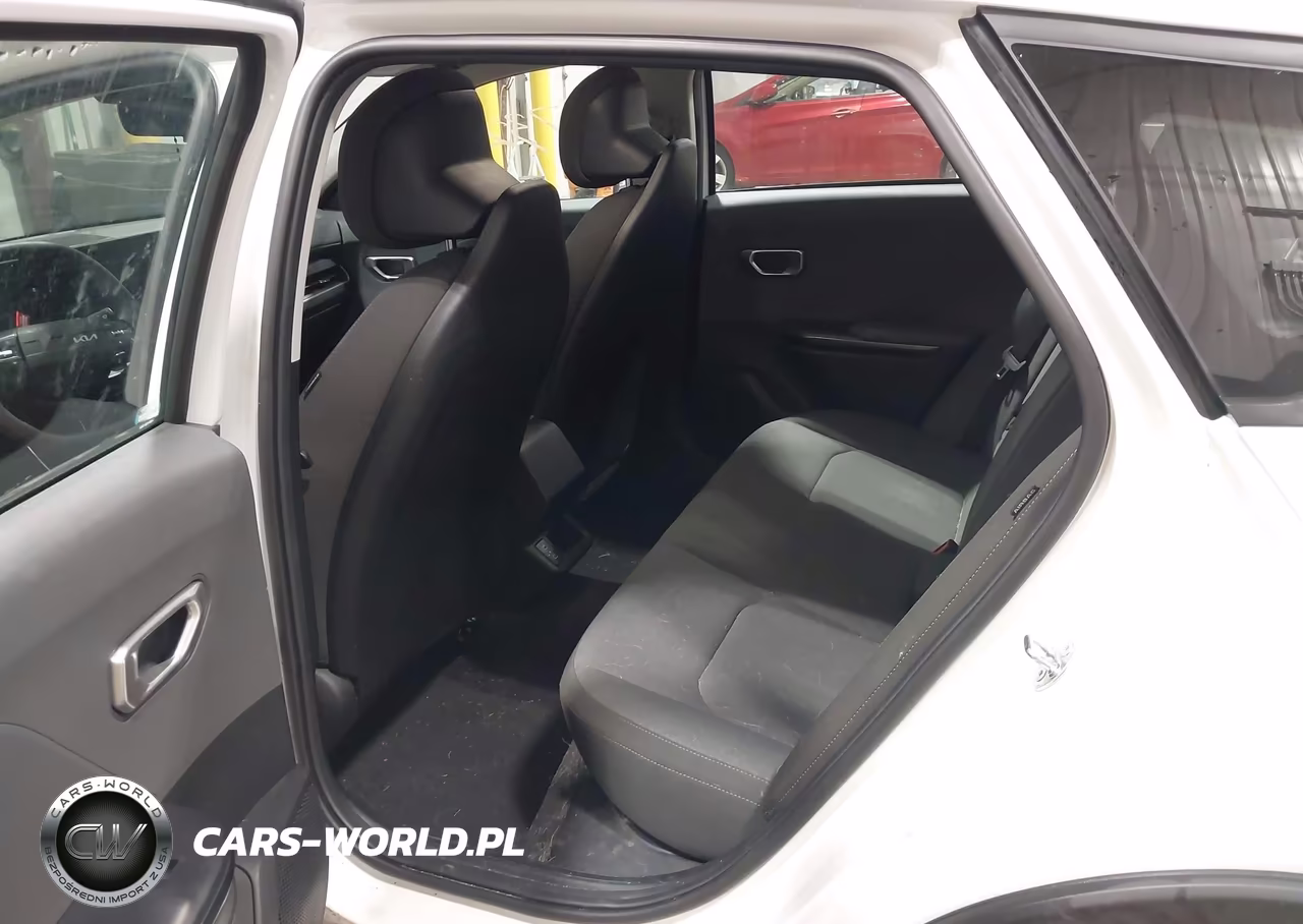 2025 Kia K4 Lxs VIN:3KPFT4DE5SE181346 - 8