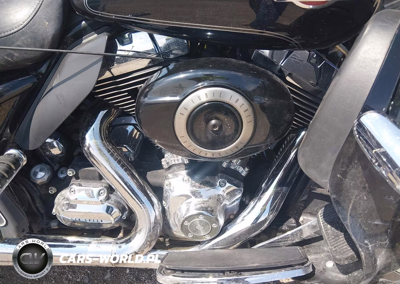 2010 Harley-Davidson Flhtcu VIN:1HD1FC415AB652575 - 8