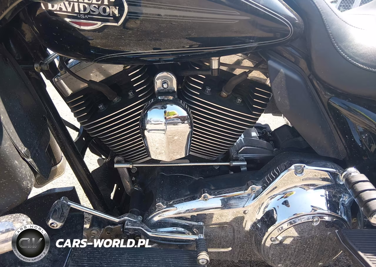 2010 Harley-Davidson Flhtcu VIN:1HD1FC415AB652575 - 9
