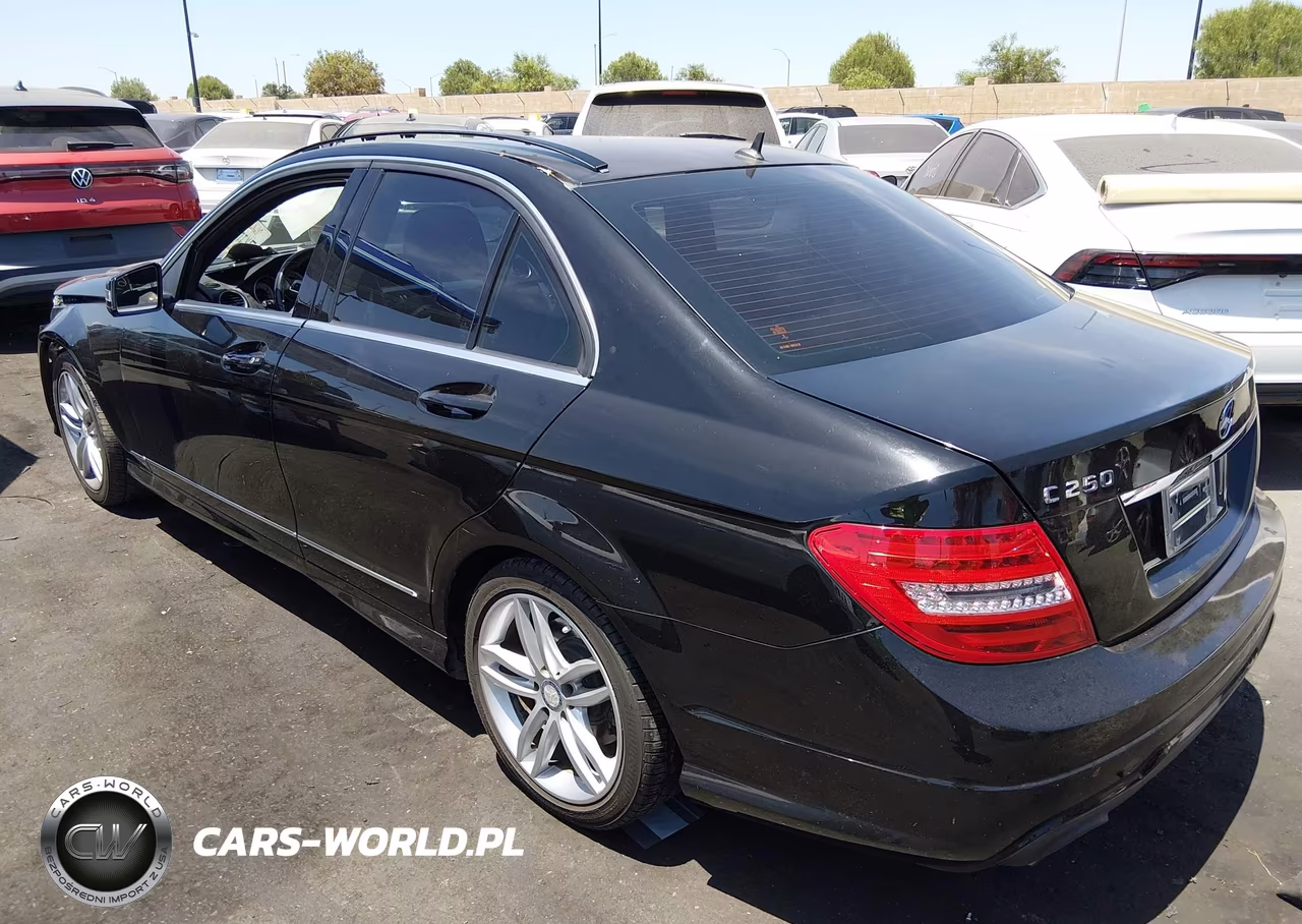 2014 Mercedes-Benz C 250 Sport VIN:WDDGF4HBXEA946995 - 3