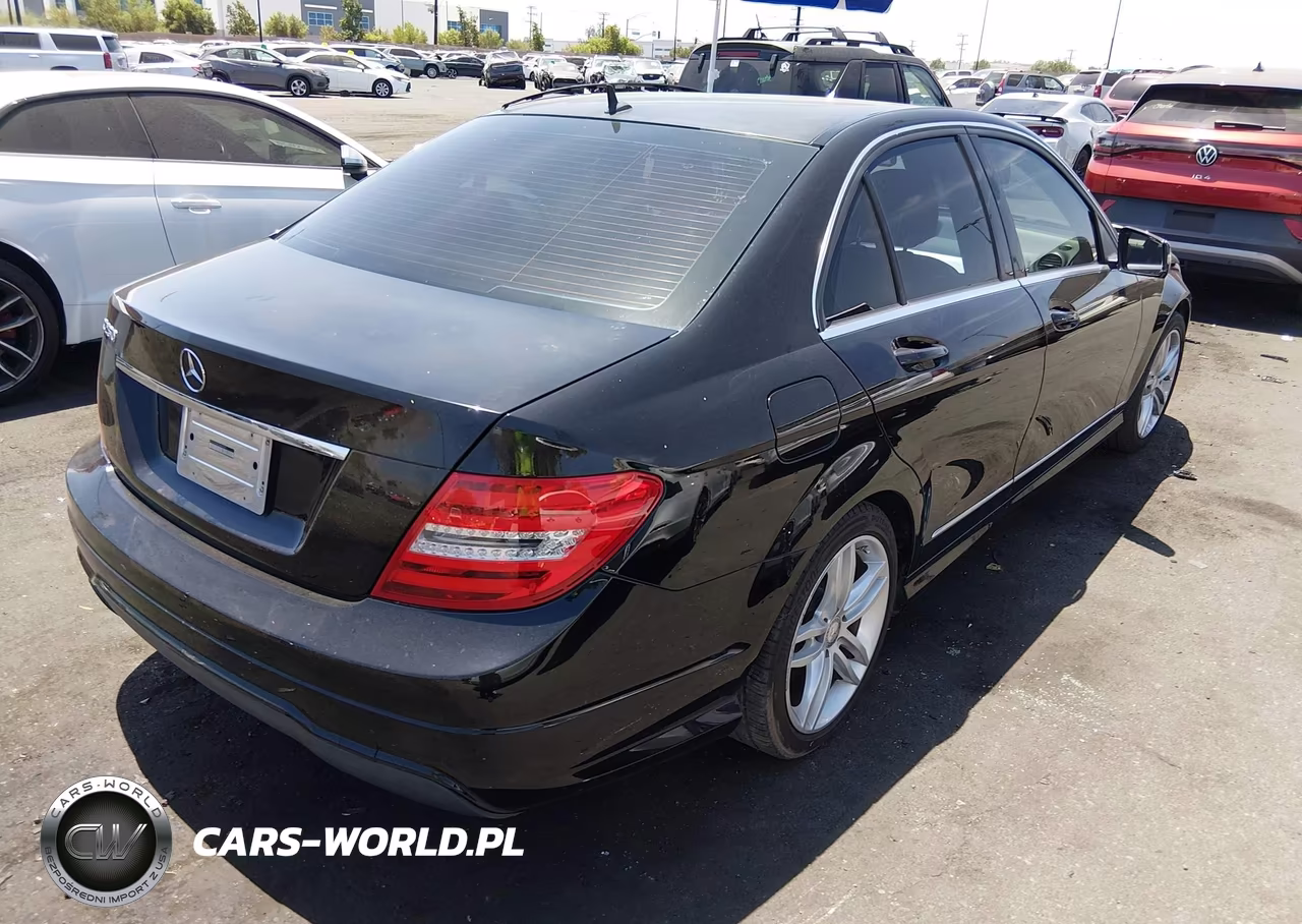 2014 Mercedes-Benz C 250 Sport VIN:WDDGF4HBXEA946995 - 4
