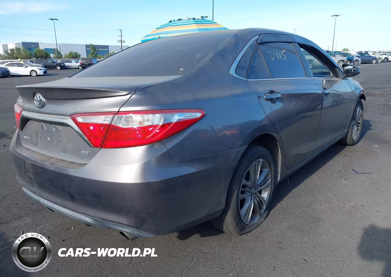 2016 Toyota Camry Se VIN:4T1BF1FK5GU171136 - 4