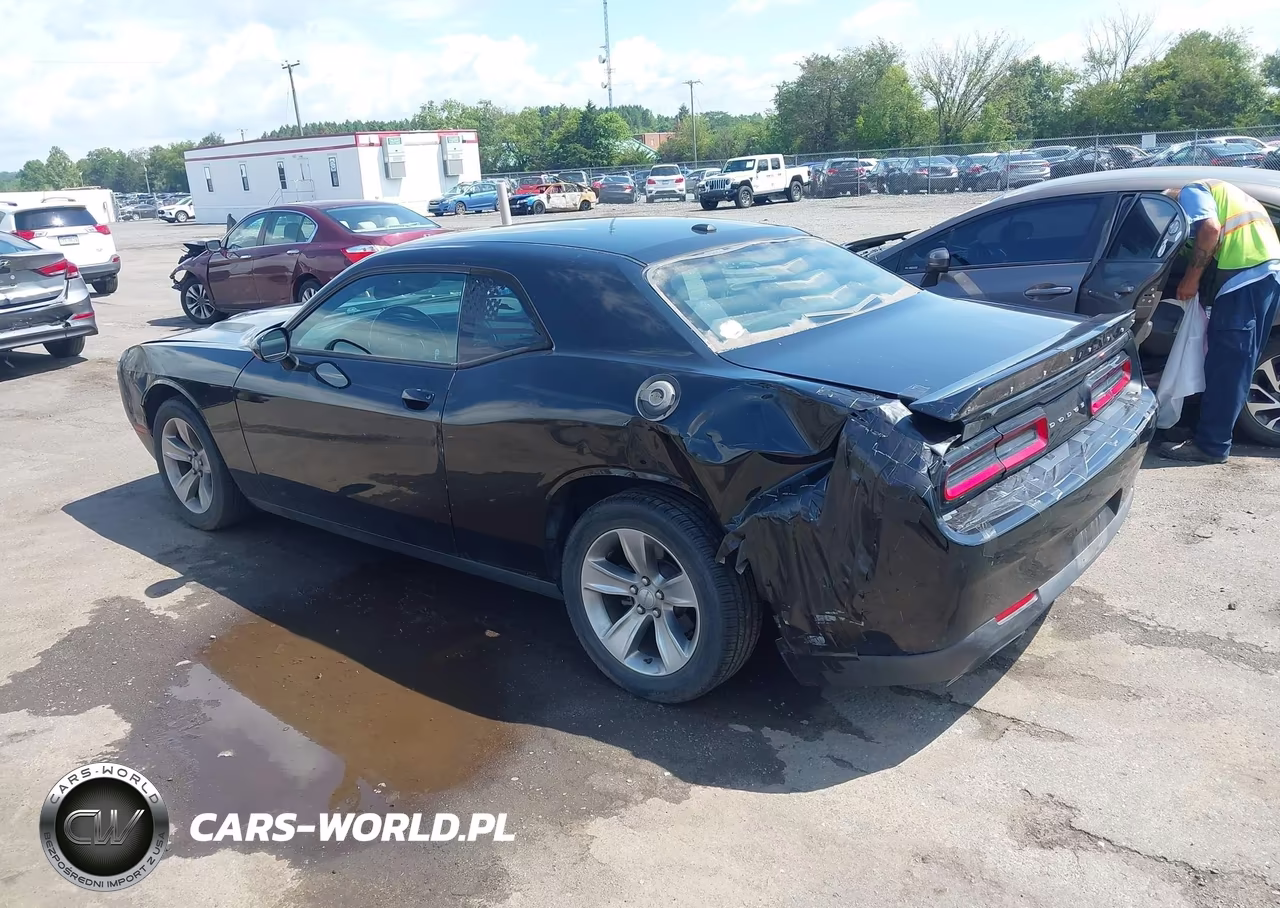 2018 Dodge Challenger Sxt VIN:2C3CDZAG4JH229753 - 3