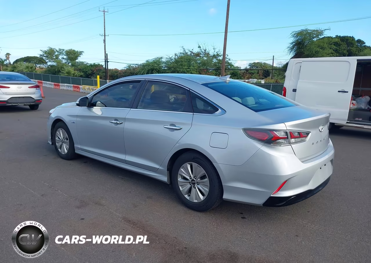 2018 Hyundai Sonata Hybrid Se VIN:KMHE24L30JA084132 - 3