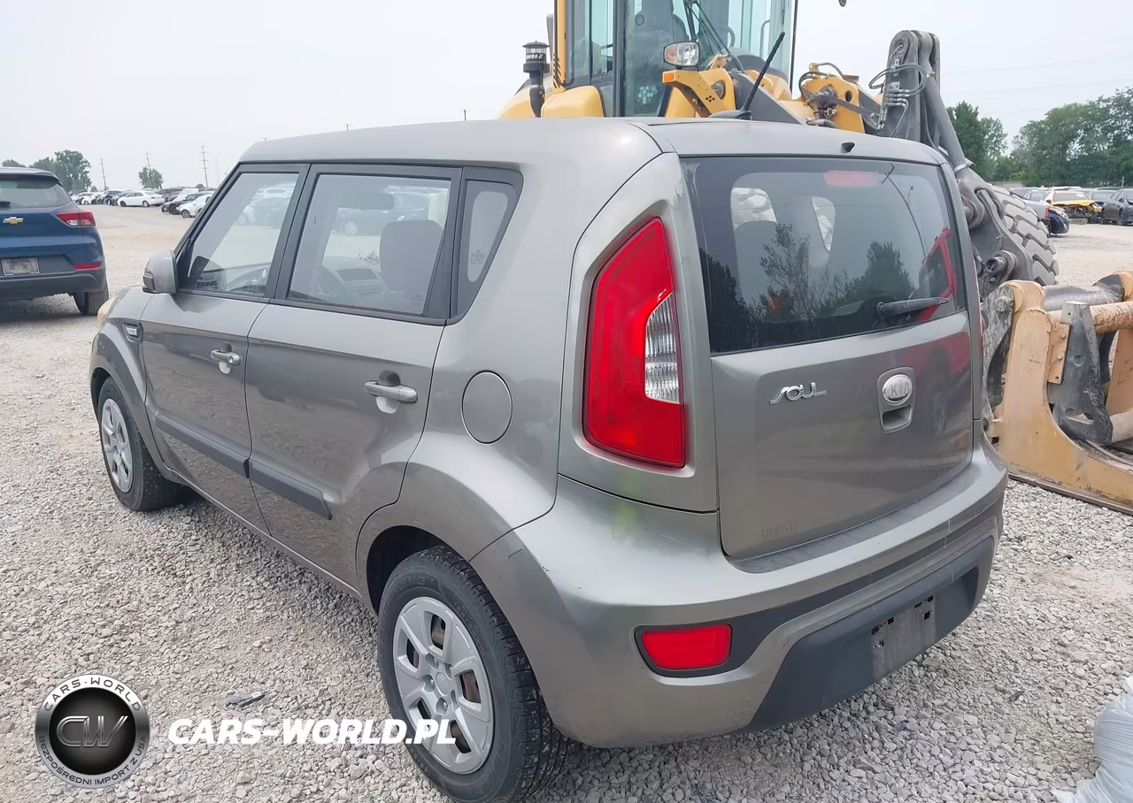 2013 Kia Soul VIN:KNDJT2A53D7572923 - 3