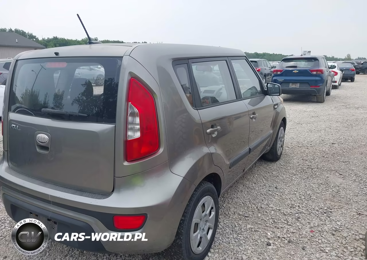 2013 Kia Soul VIN:KNDJT2A53D7572923 - 4
