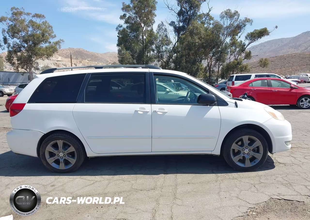 2004 Toyota Sienna Le VIN:5TDZA23C44S014623 - 13