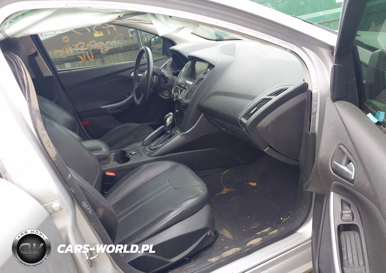 2013 Ford Focus Titanium VIN:1FADP3N27DL295827 - 5